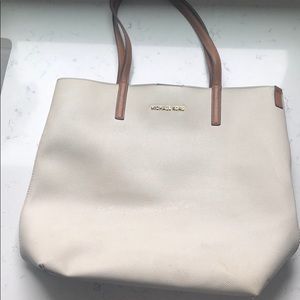 Michael kors winter white handbag